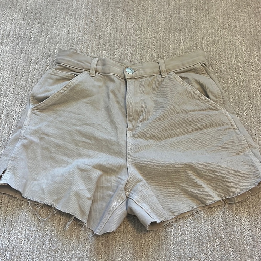 tan garage cargo shorts